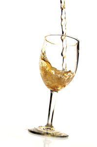 white_wine_pour